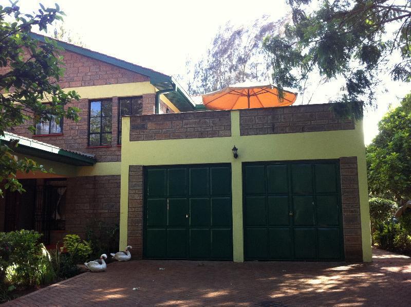 Milimani Backpackers Hostel Nairobi Bagian luar foto